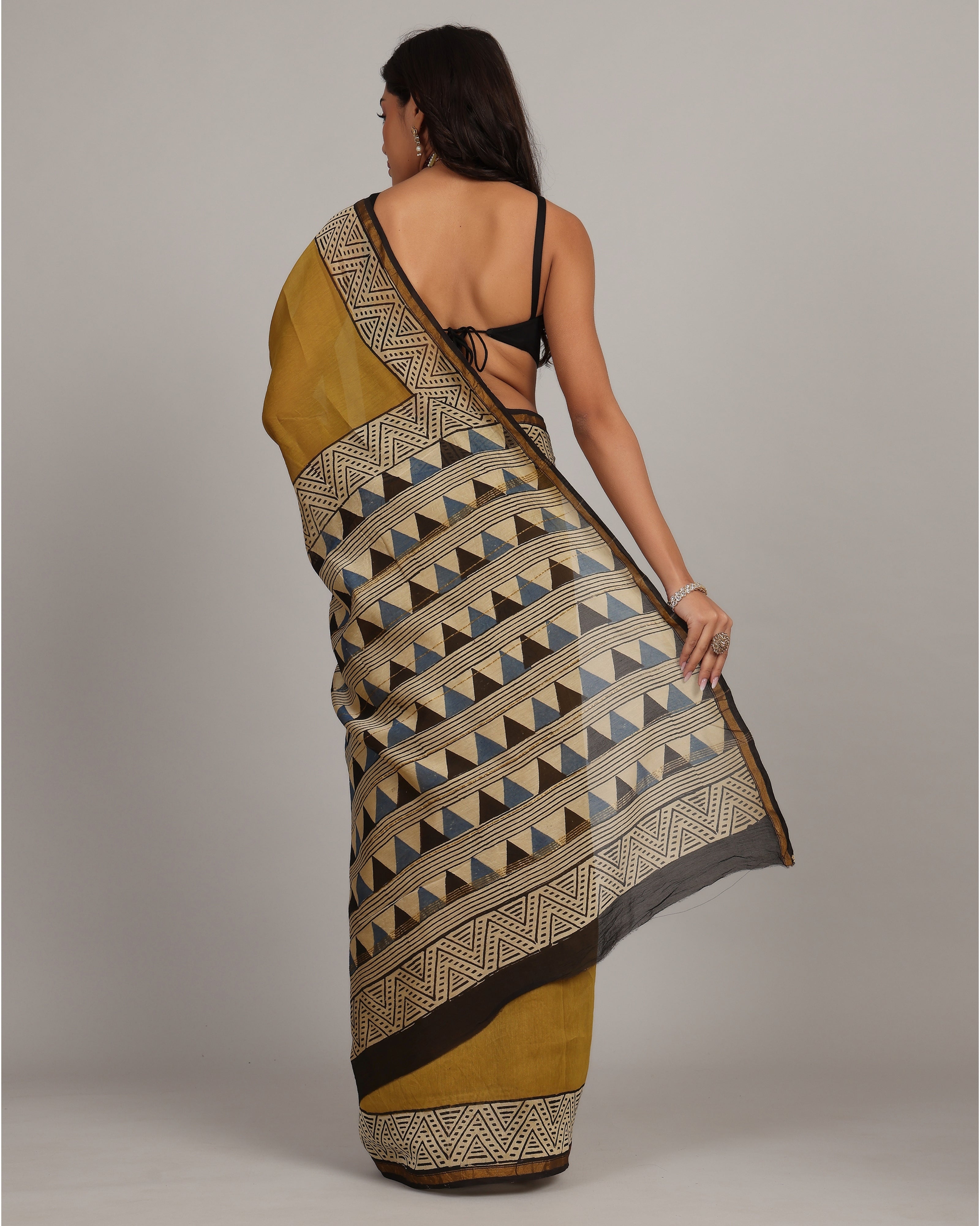 Medallion Yellow Solid Chanderi Saree