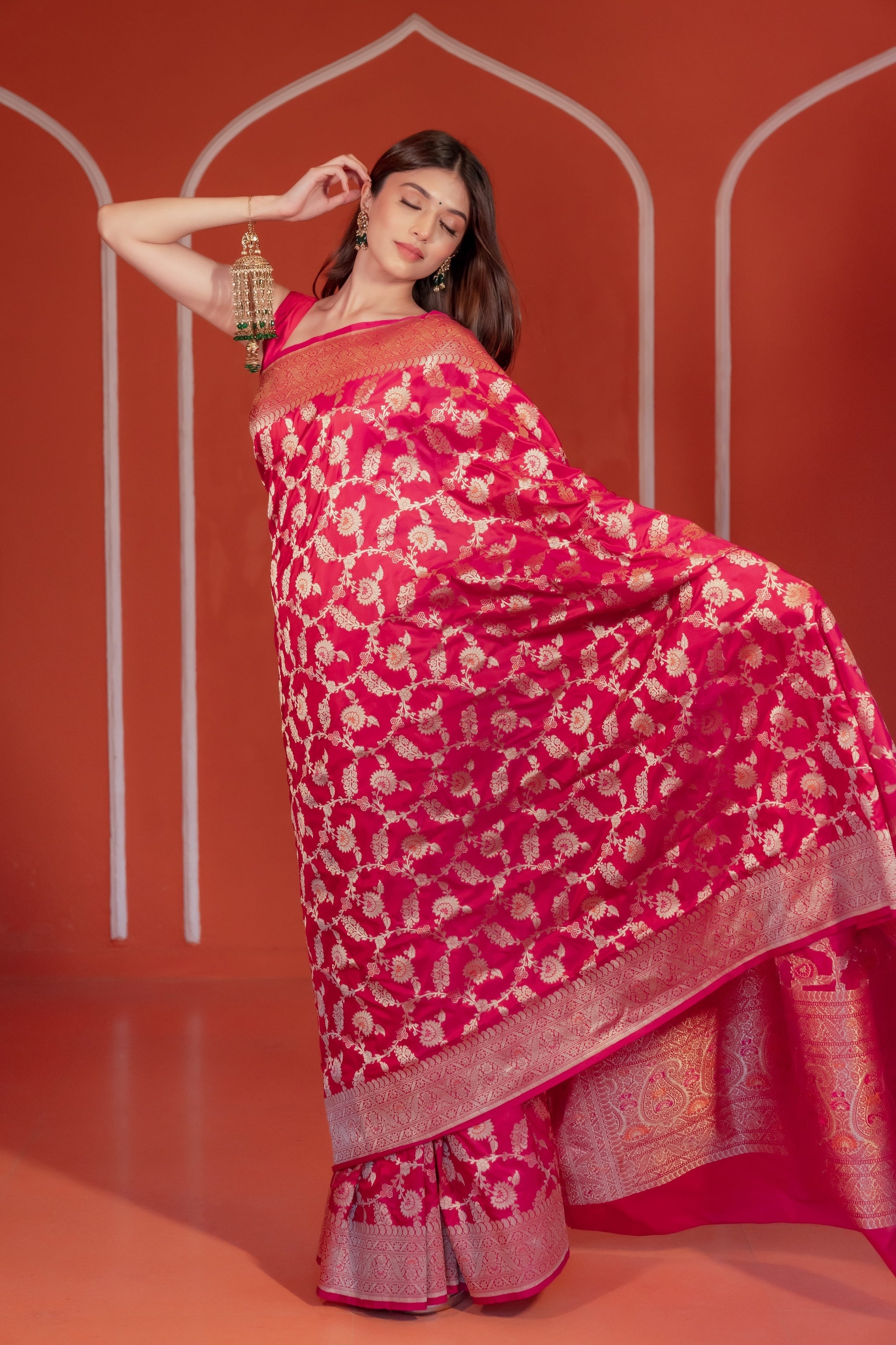 Pink Floral Banarasi Silk Handwoven Saree